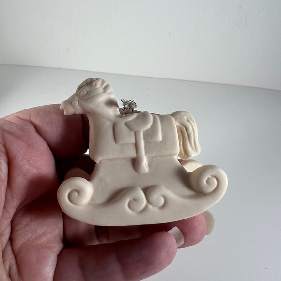 Set Of 6 Unpainted Ceramic Christmas Ornaments With Silver String Hangers - Picture 9 of 10